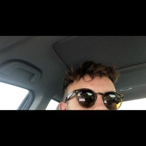 Meet your Posher, Devin
